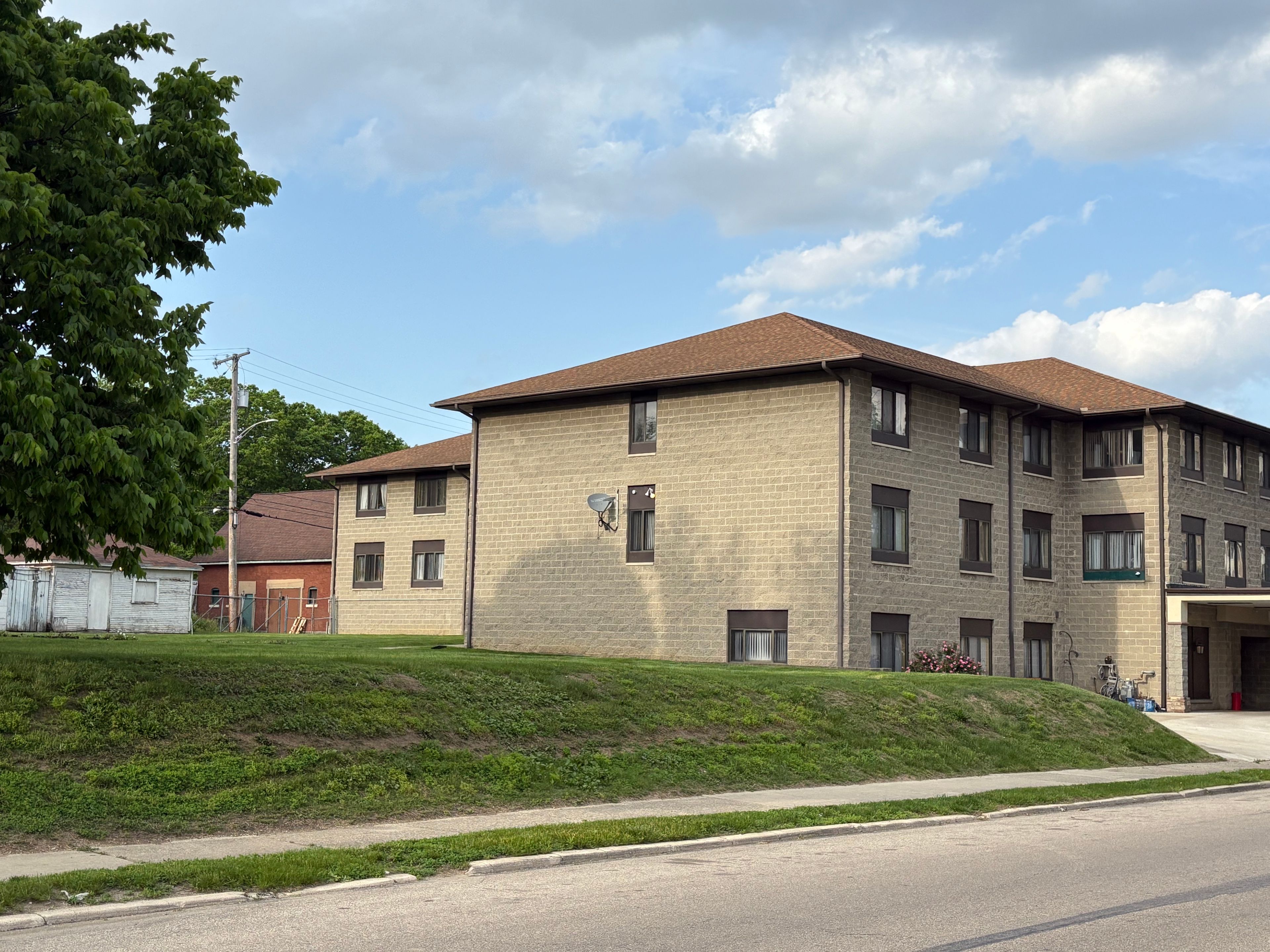 Grafton Oaks Nursing And Rehabilitation Center 4