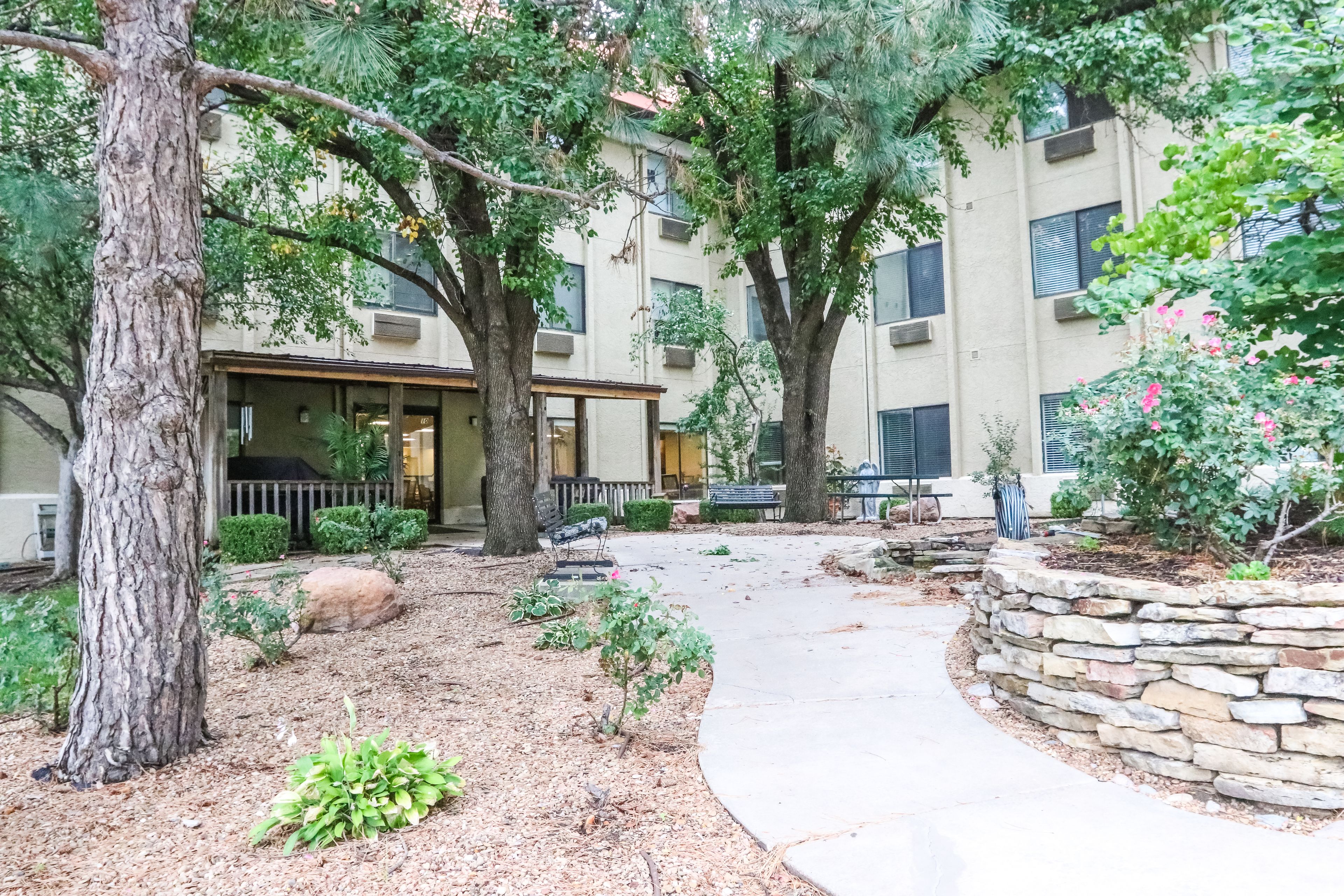 Sedgwick Plaza 4