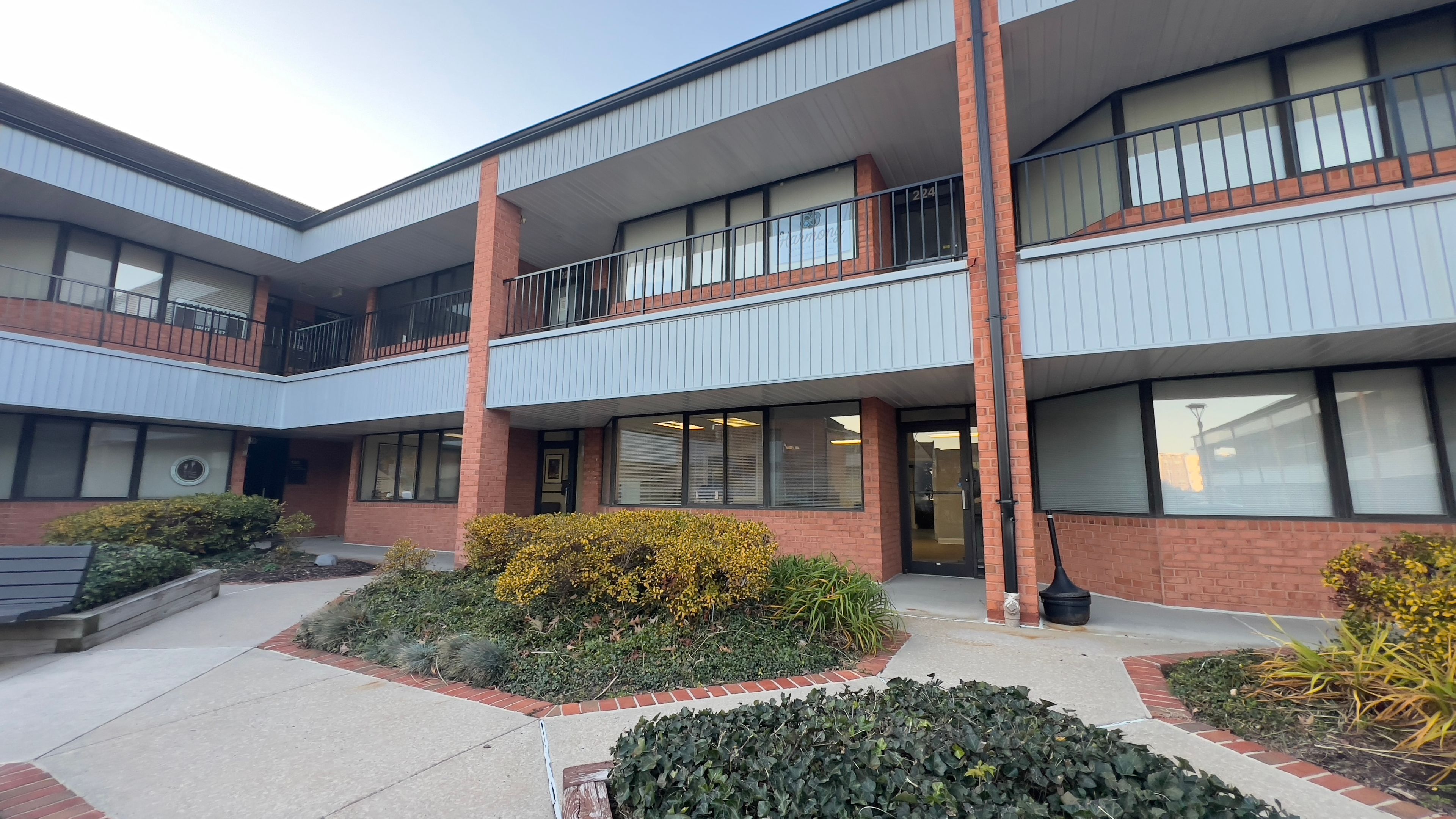 Monarch White Marsh 4