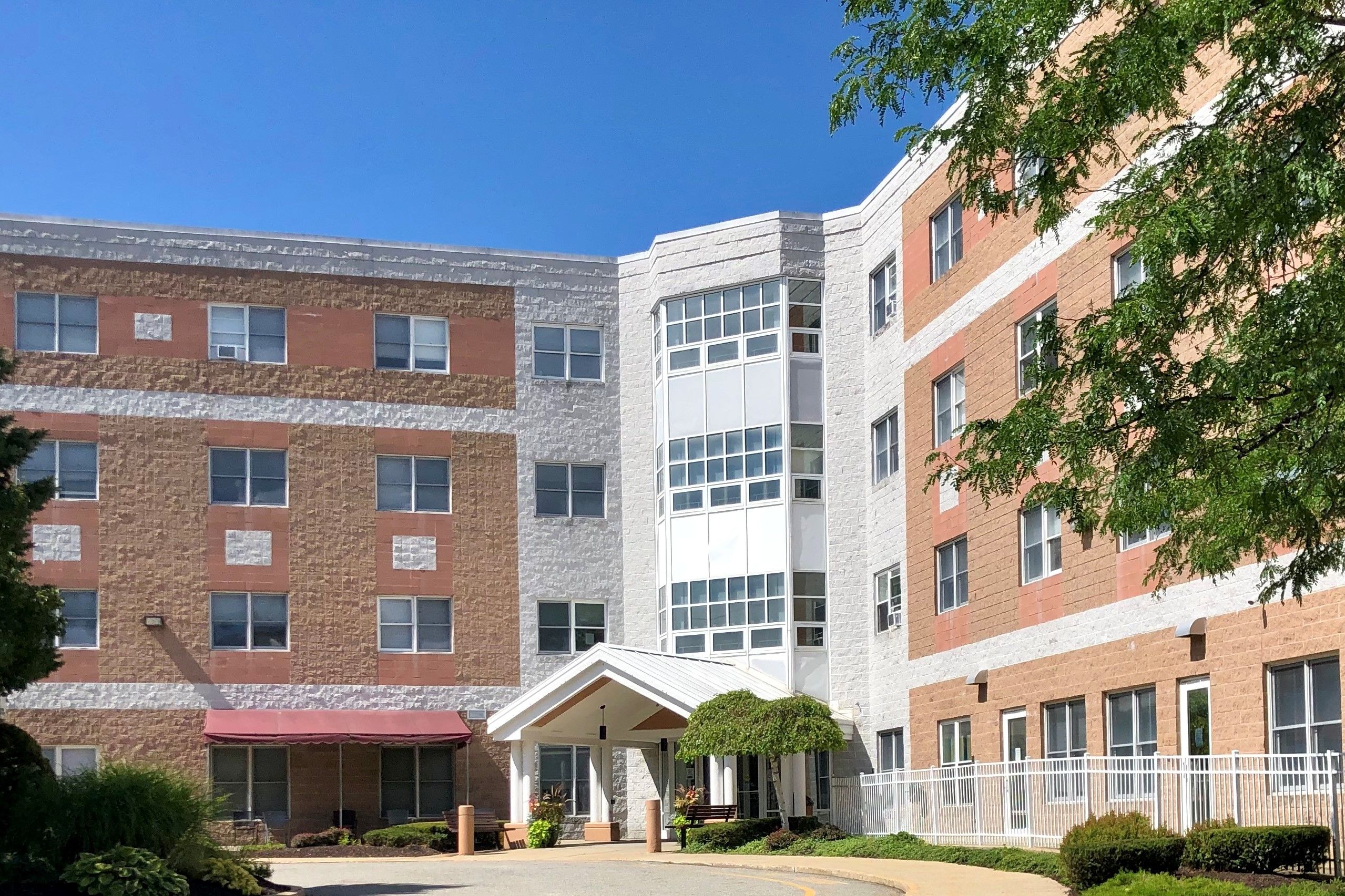 Oakland Grove Health Care Center 4