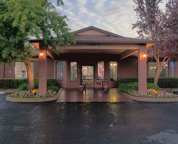 Auburn Oaks Care Center 3