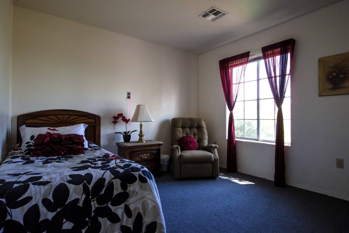 Peaceful and Comfort Assisted Living Home 4