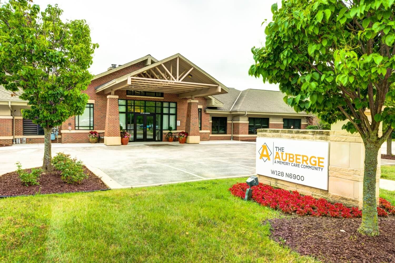 The Auberge at Oak Village 1