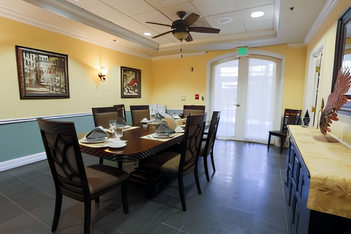 Charter Senior Living Of Towson 4