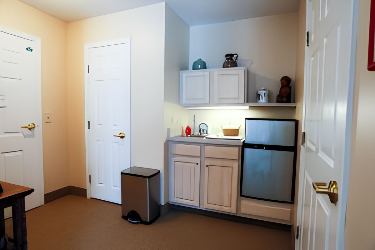 Charter Senior Living Of Towson 4