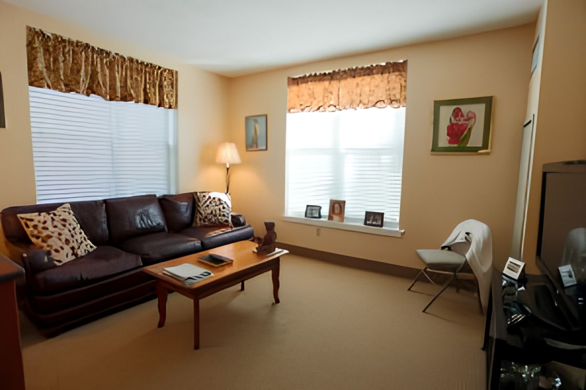 Charter Senior Living Of Towson 4