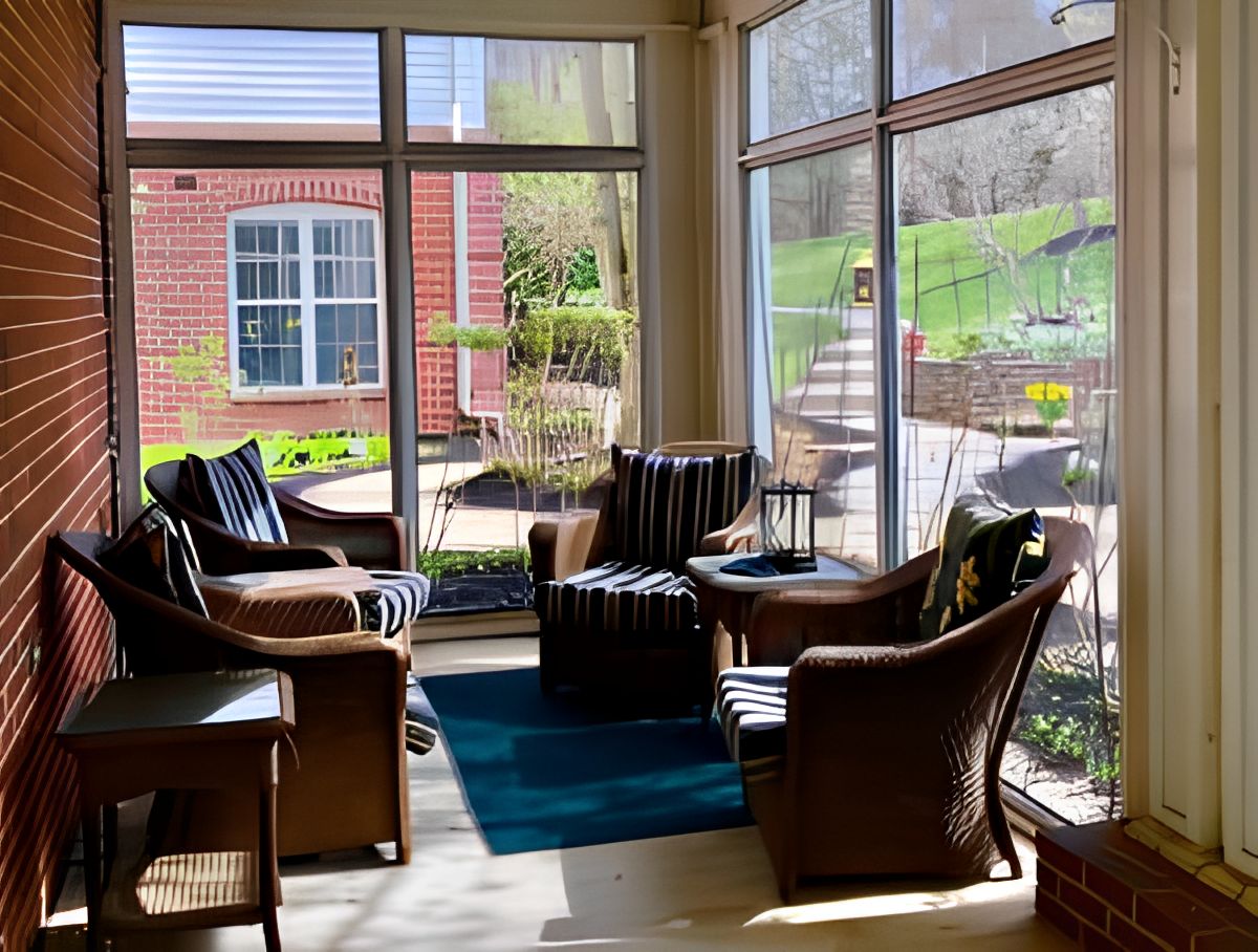 Charter Senior Living Of Towson 4