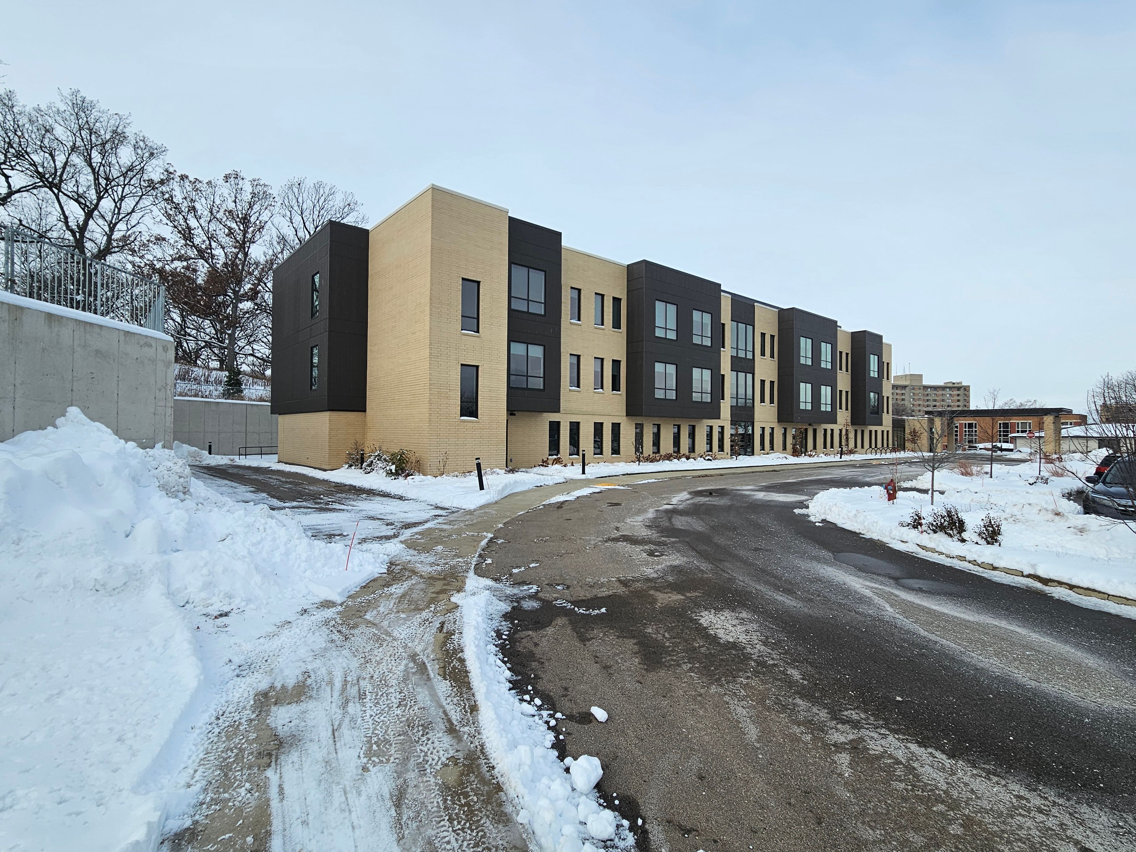 Hebron Oaks Skilled Nursing & Rehabilitation Center 4