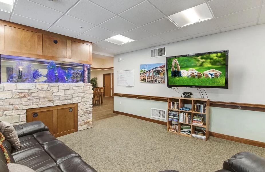 Suite Living Senior Care - Roseville 3