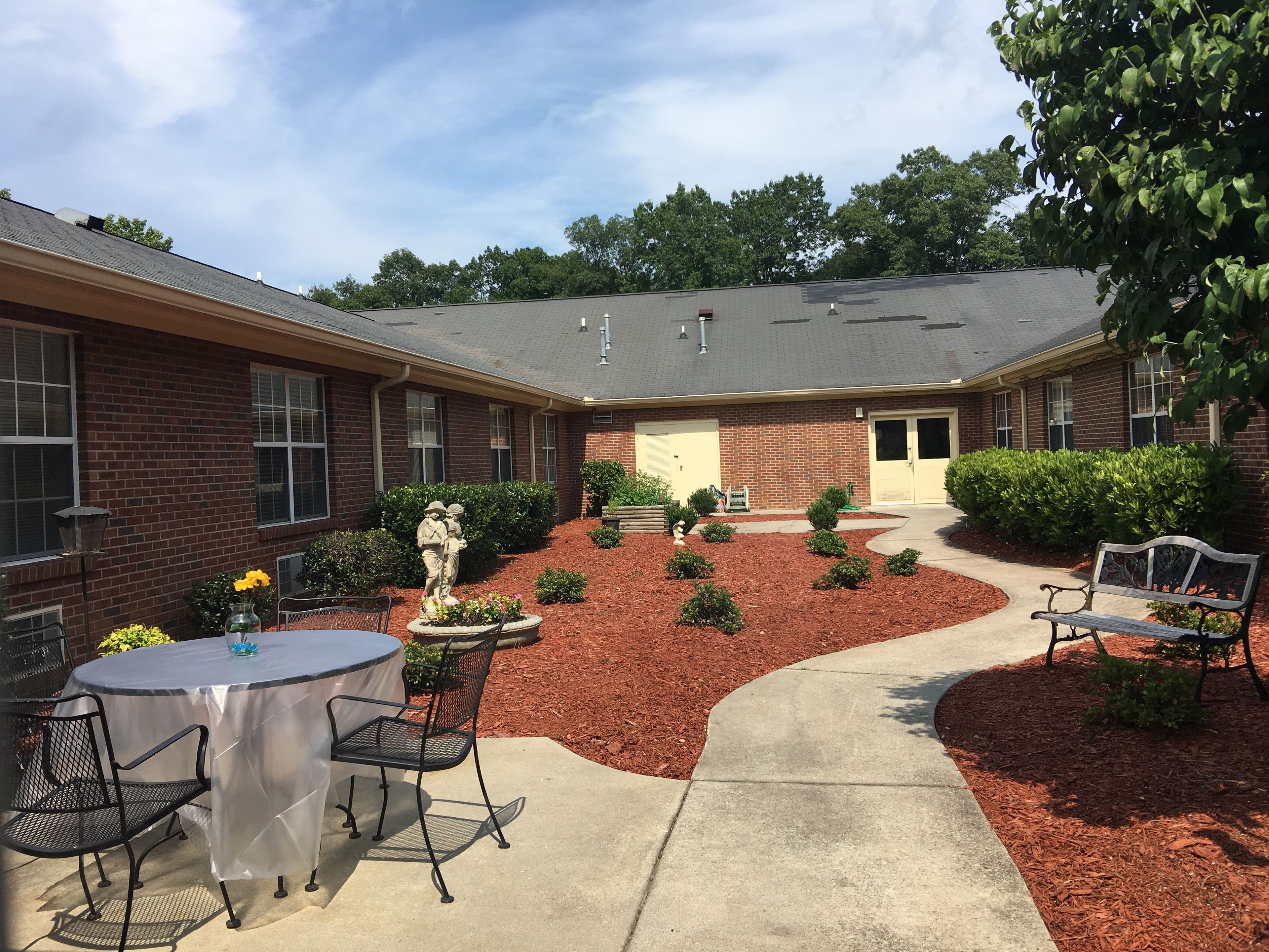 Manchester Court Assisted Living & Memory Care 1