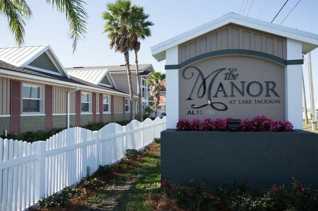 The Manor at Lake Jackson 3