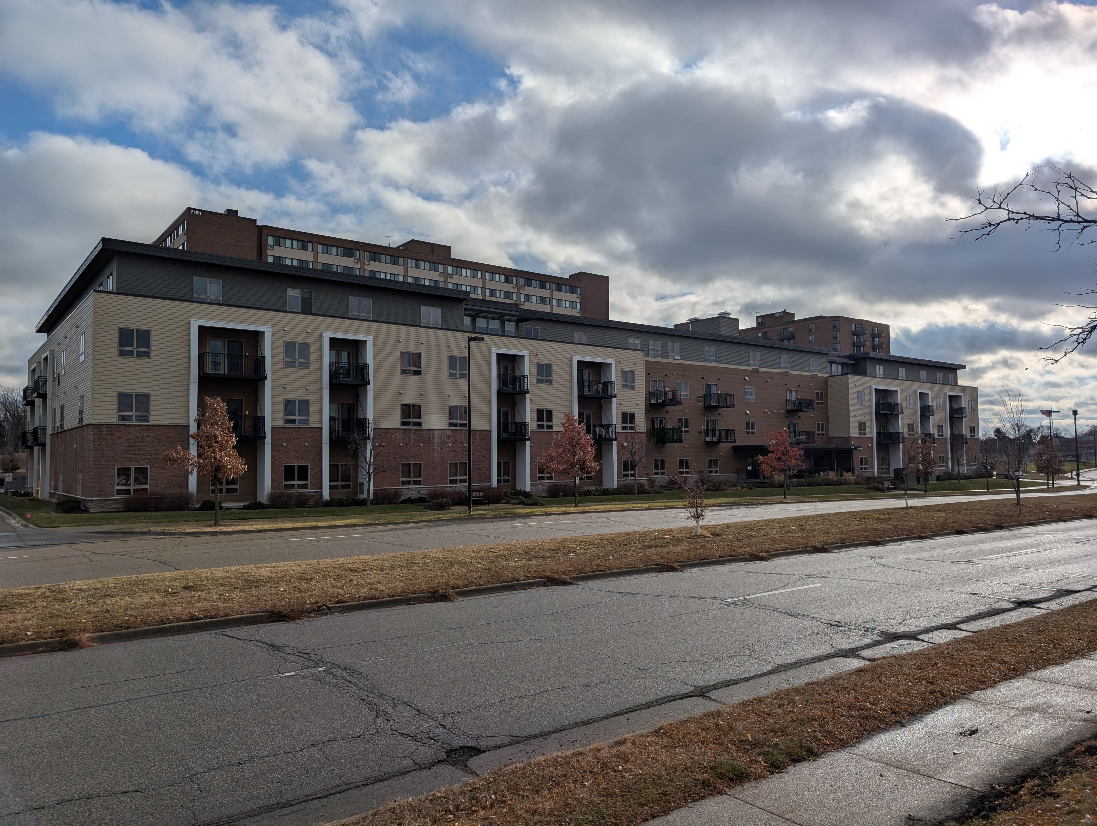 Yorkshire Of Edina Senior Living 4