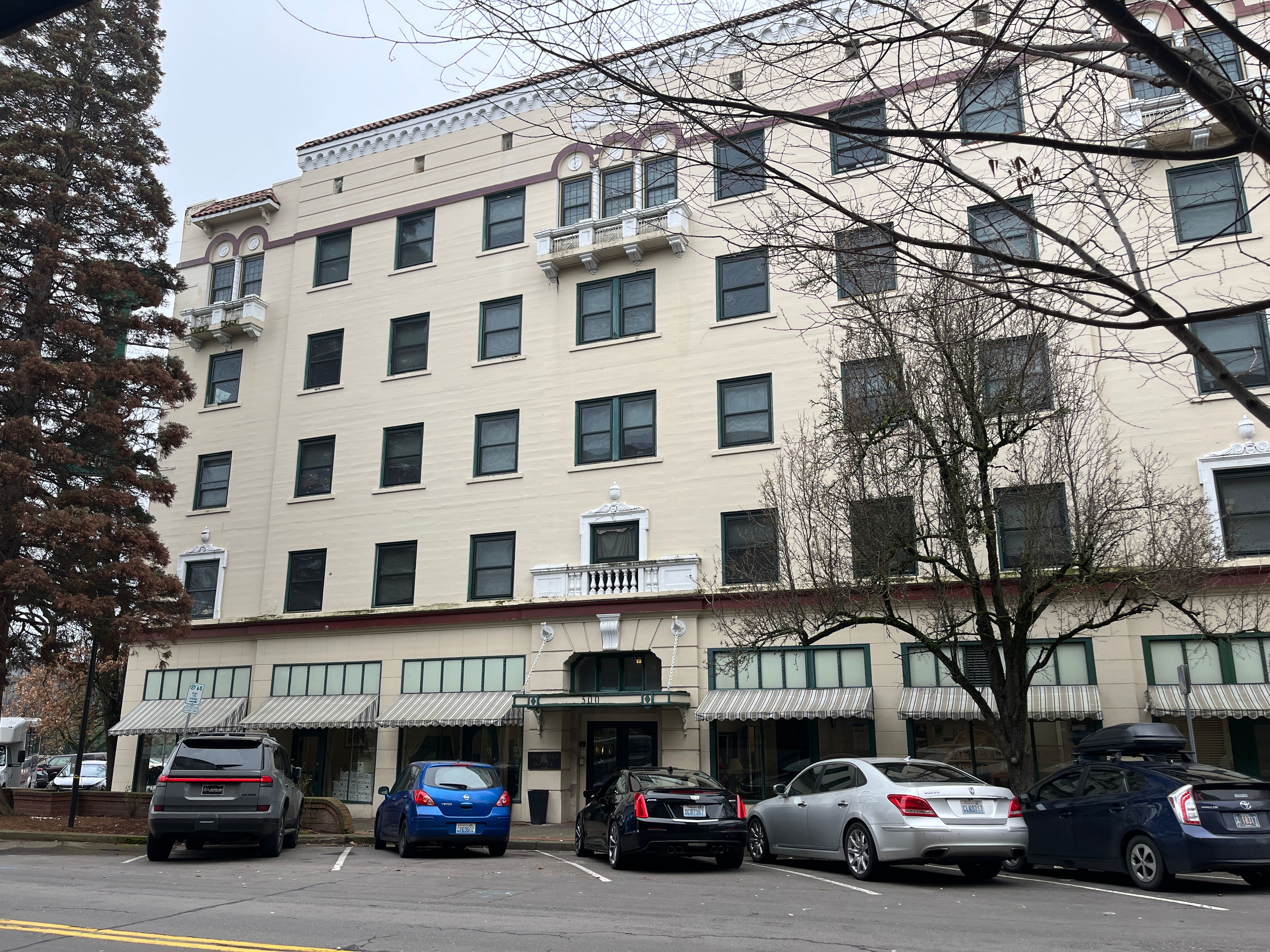 The Evergreen Inn At Vancouver 1