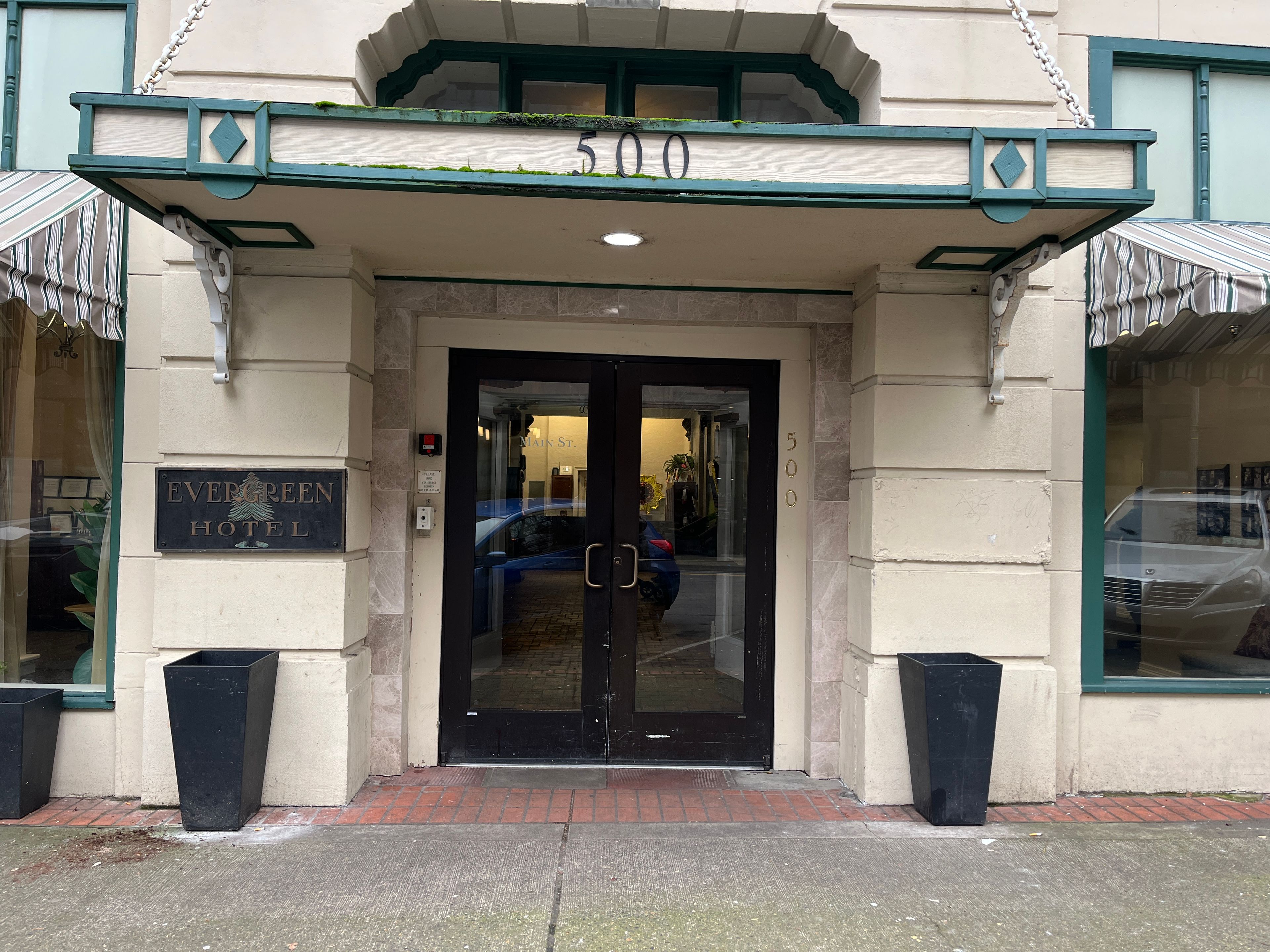 The Evergreen Inn At Vancouver 2