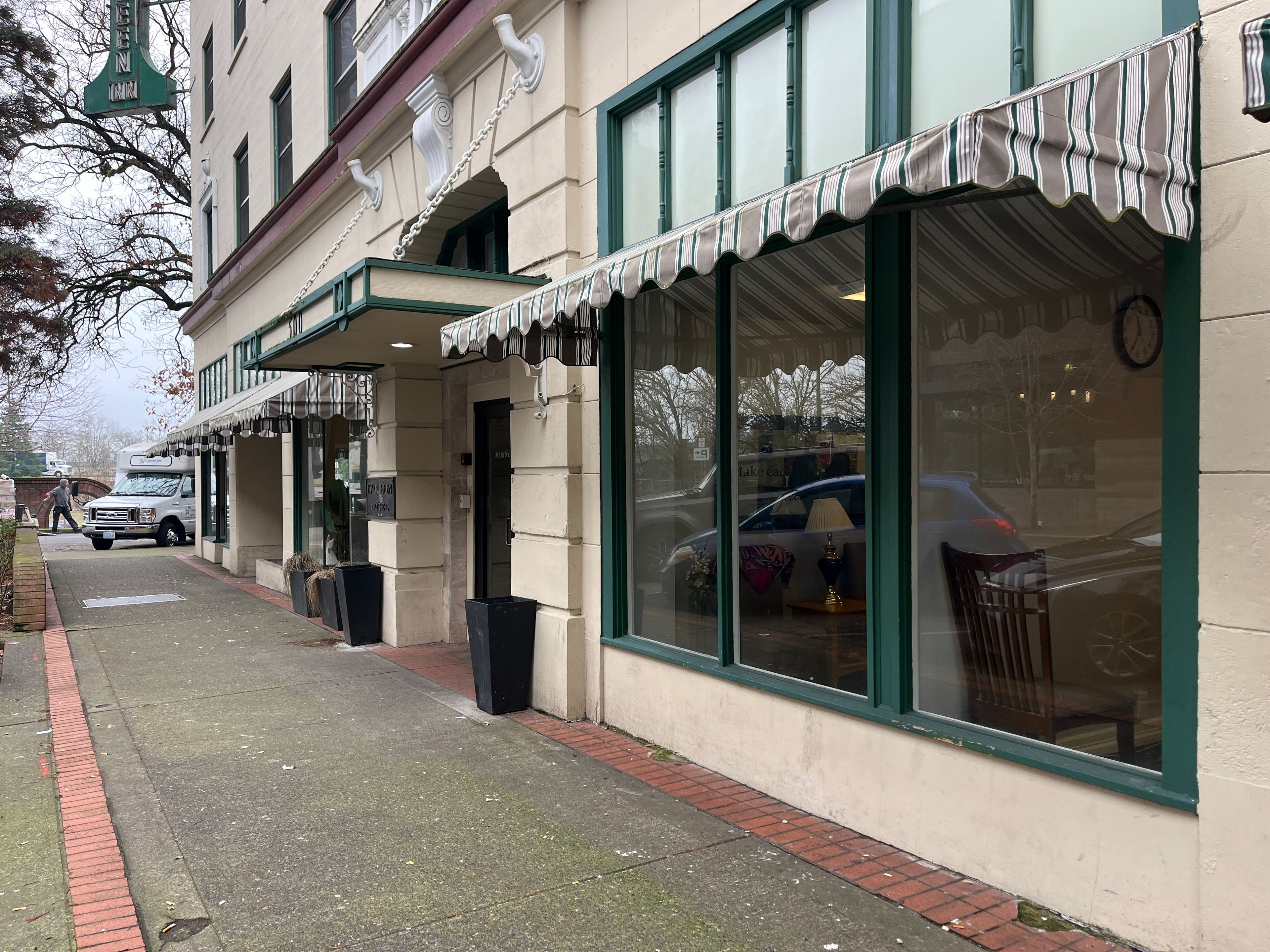 The Evergreen Inn At Vancouver 3