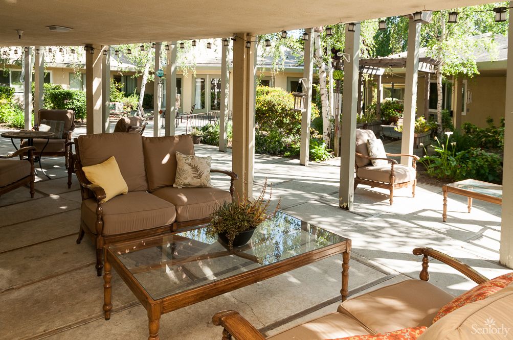 Summer House Memory Care at Sunny View 4
