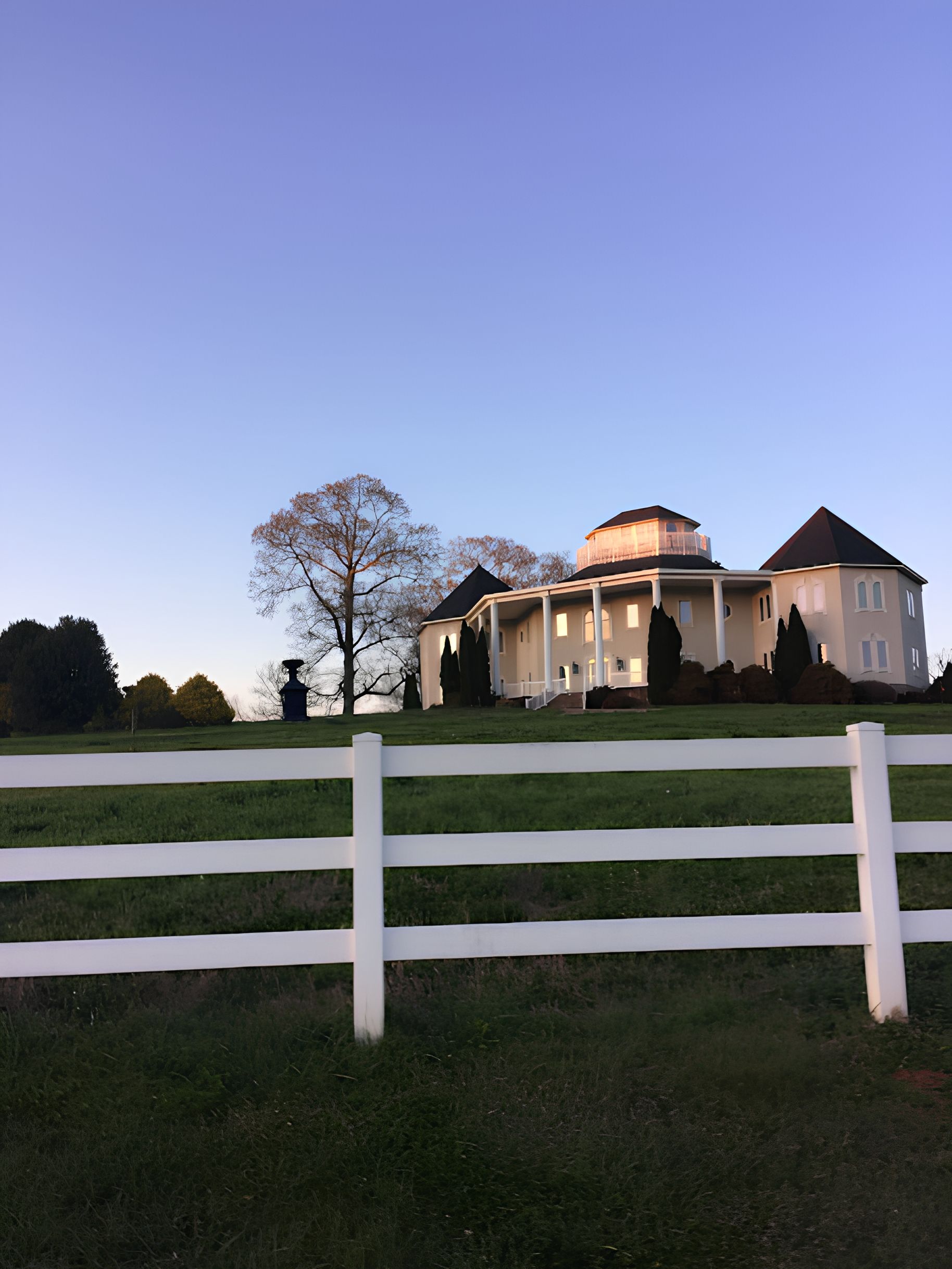 Carriage House Senior Living Of Taylors 4