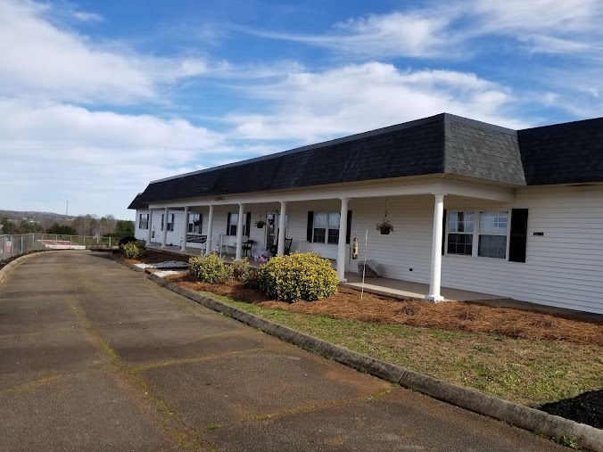 Carriage House Senior Living Of Taylors 3