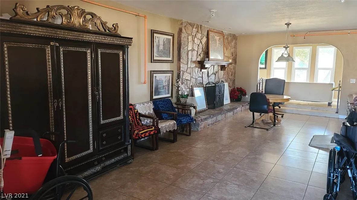Livingston Home 3