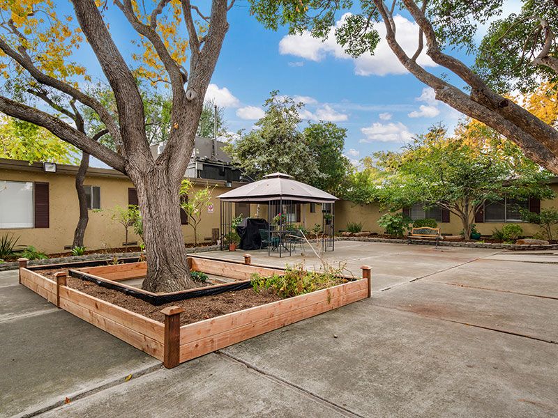 Courtyard Care Center - San Jose 2