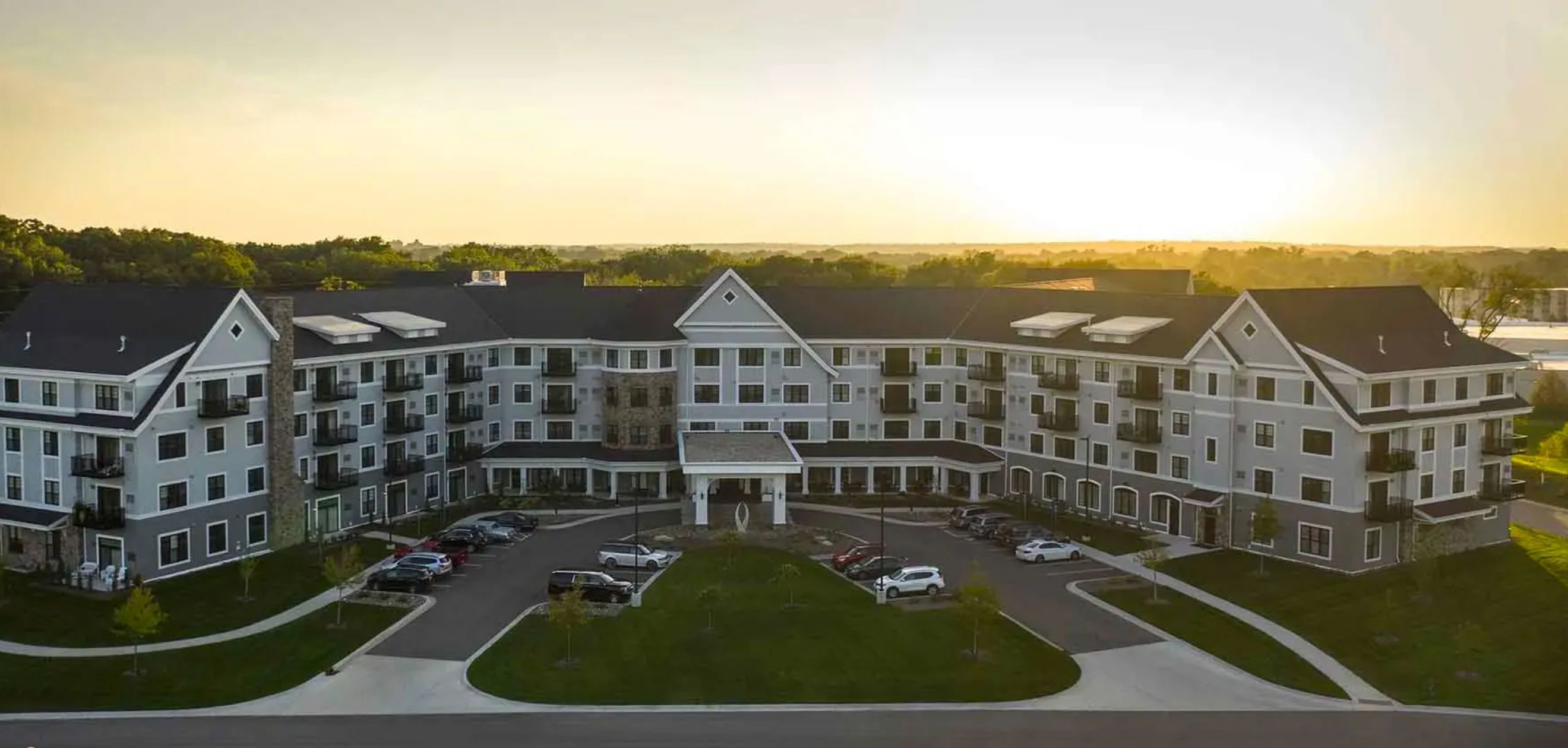 Grand Living at Naples 2