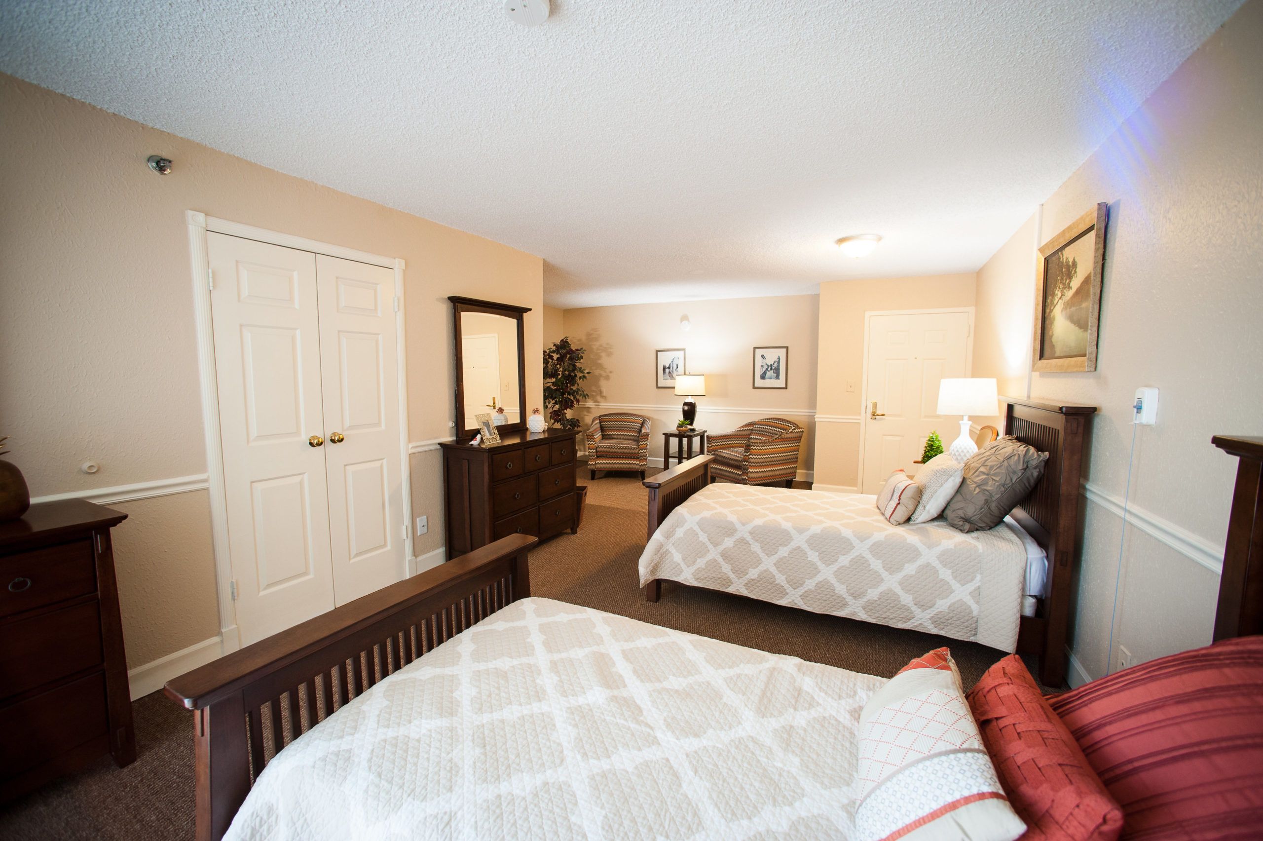 Commonwealth Senior Living at Leigh Hall 2