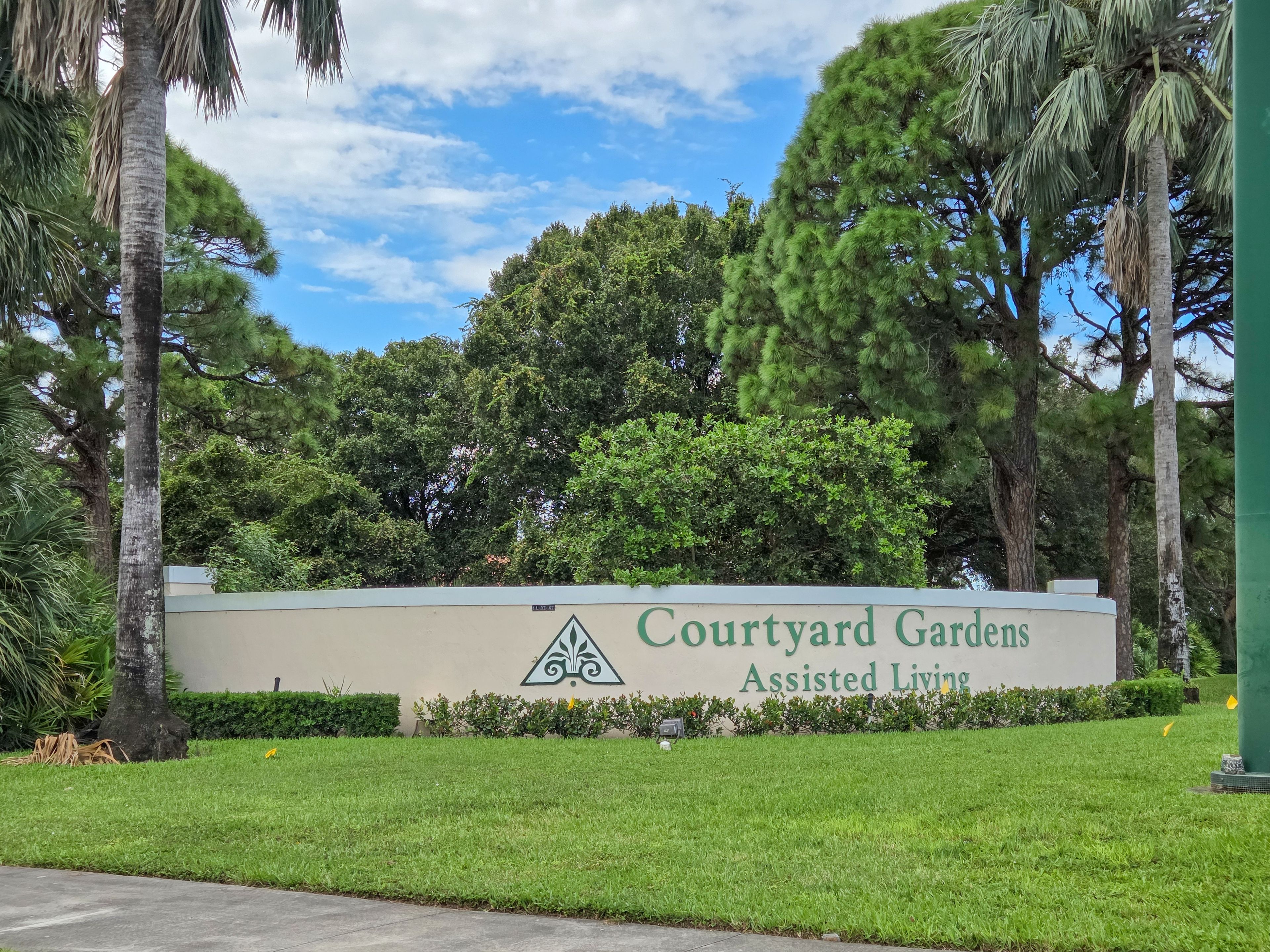 Courtyard Gardens Of Jupiter 1
