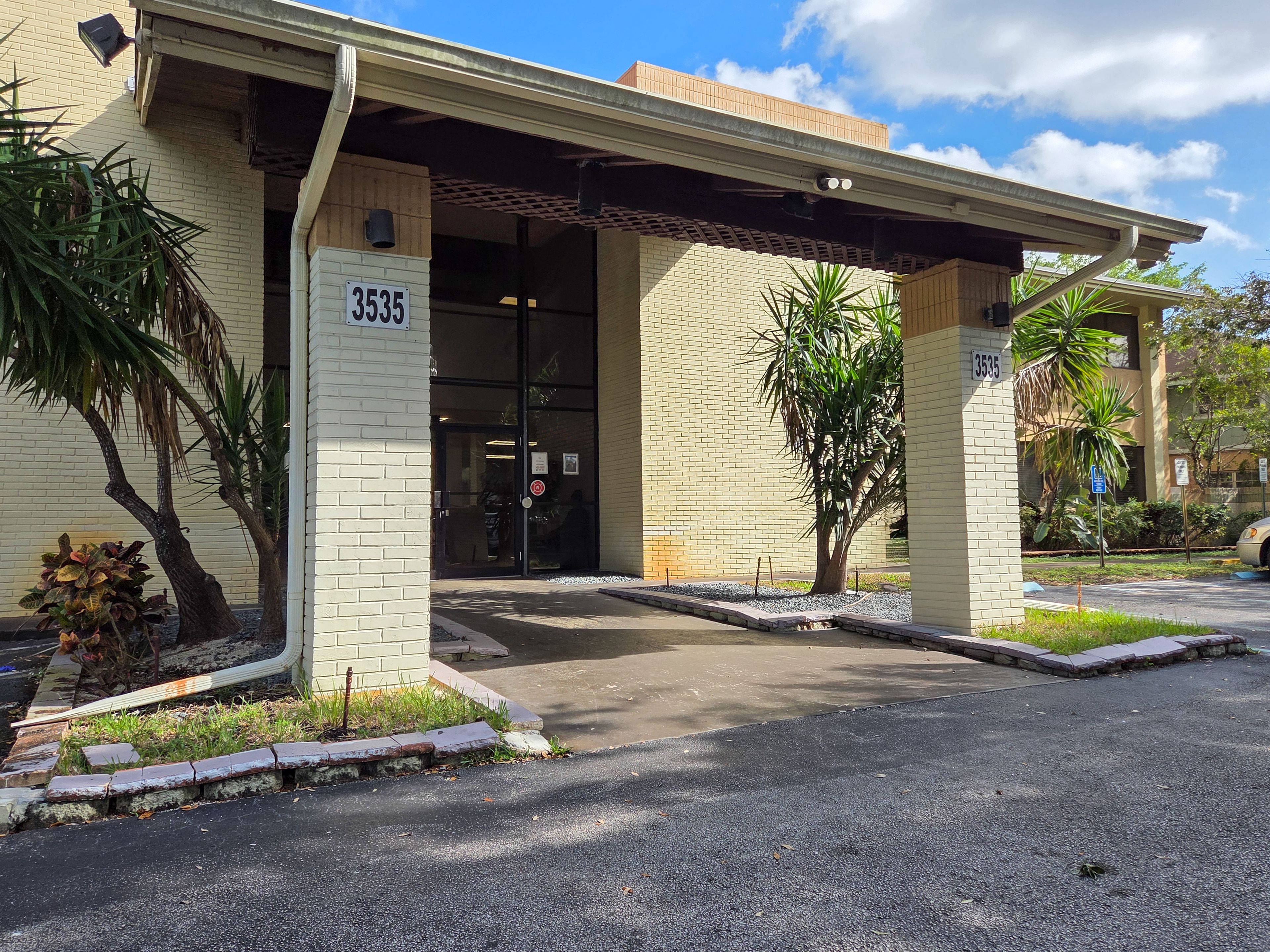 Plaza of Hallandale Beach Assisted Living 4
