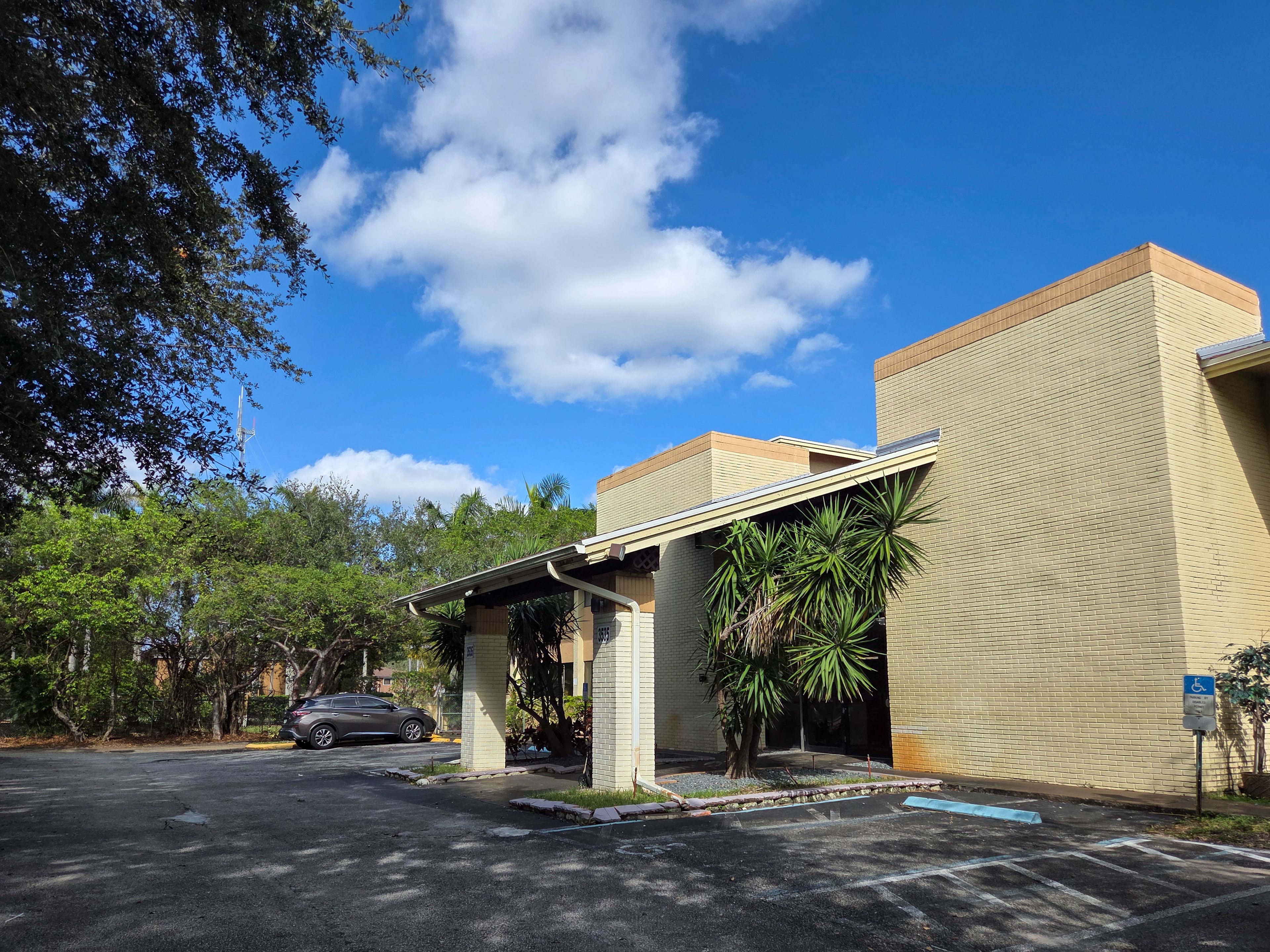 Plaza of Hallandale Beach Assisted Living 4