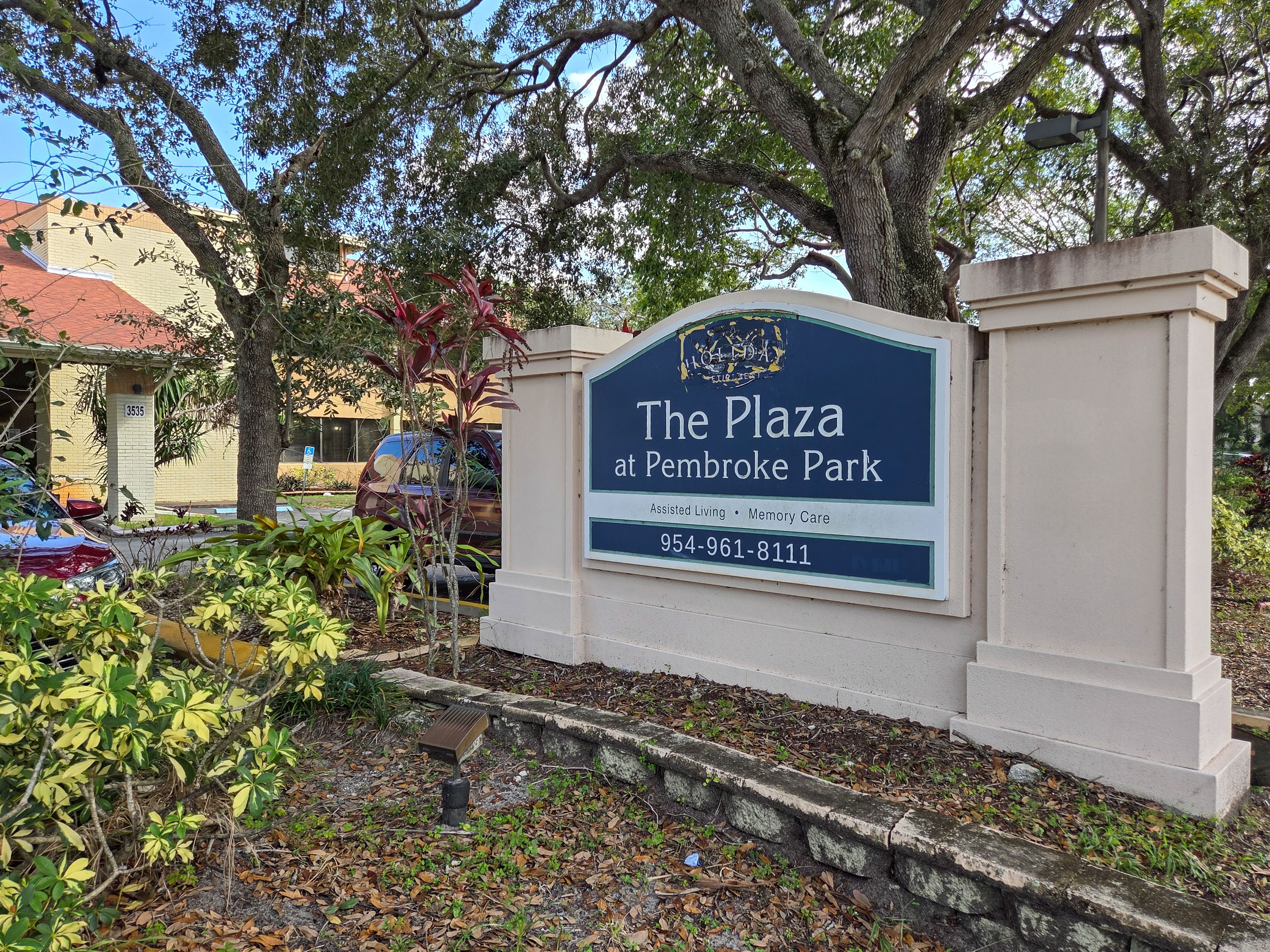 Plaza of Hallandale Beach Assisted Living 4