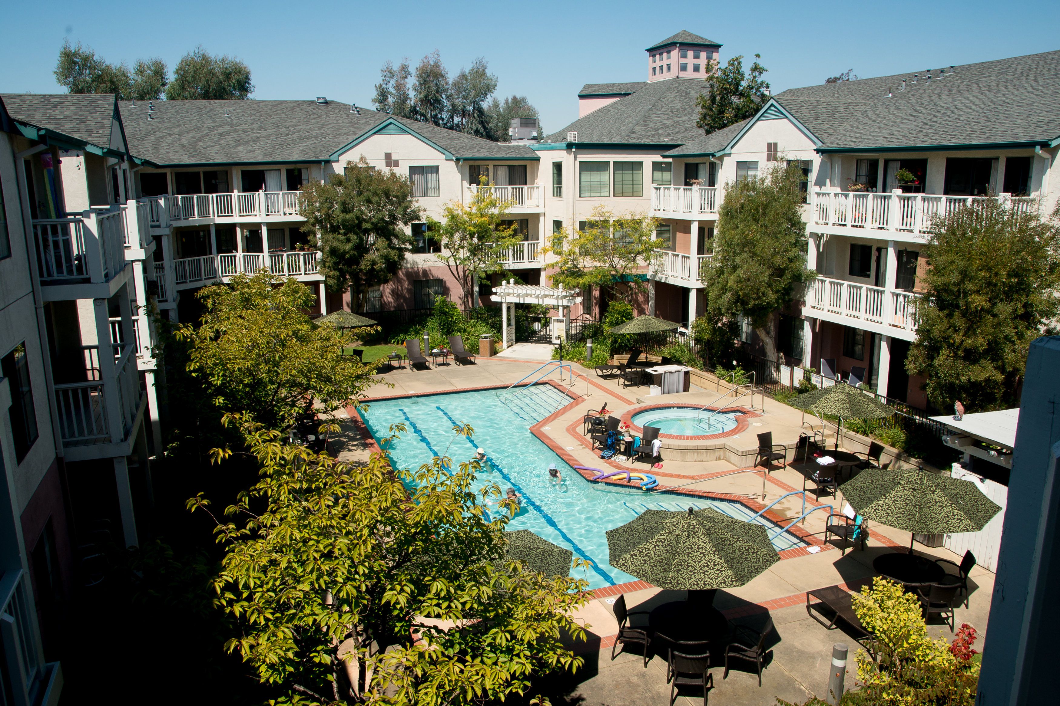 Baywood Court 4