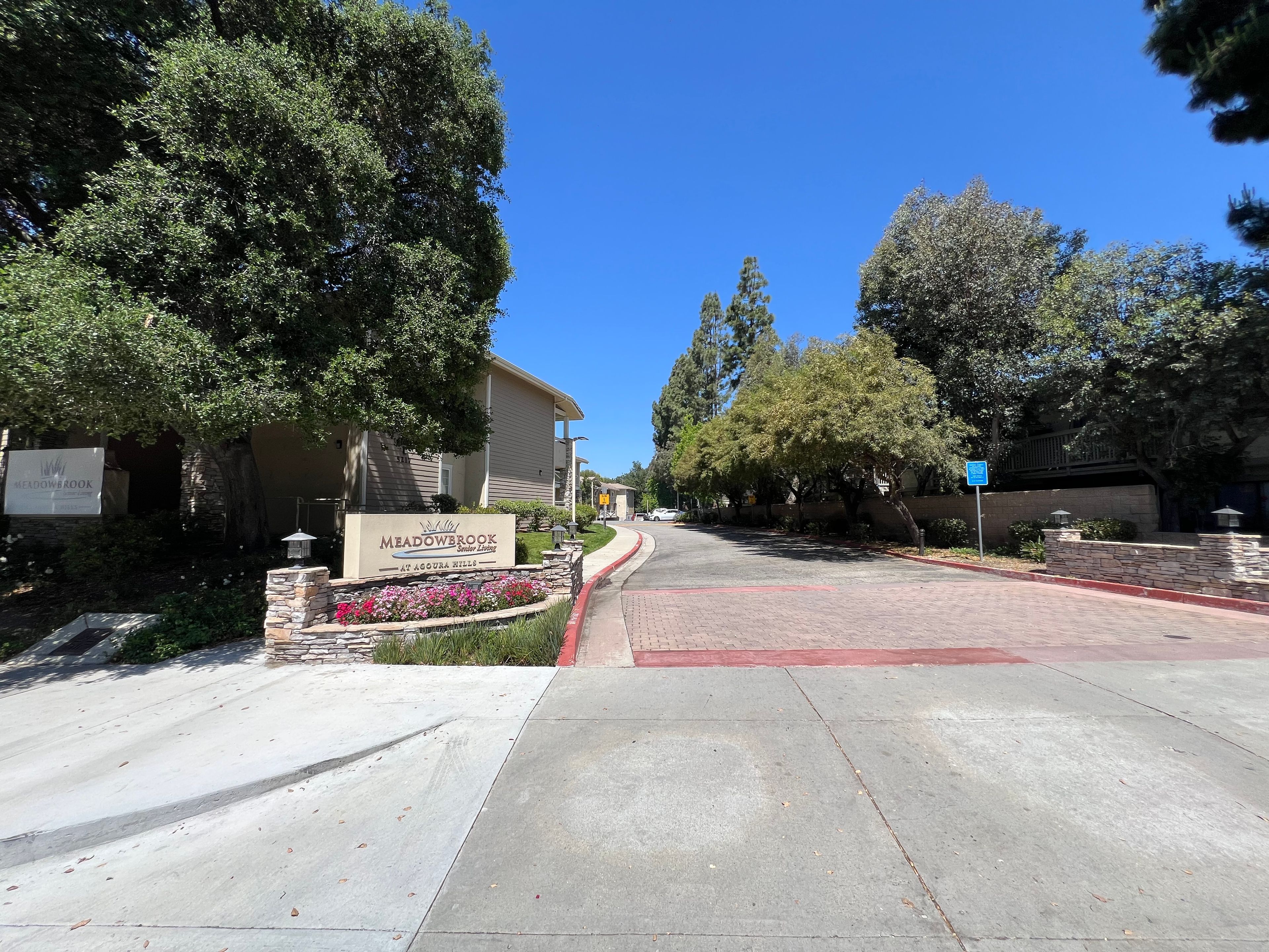 Meadowbrook At Agoura Hills 4