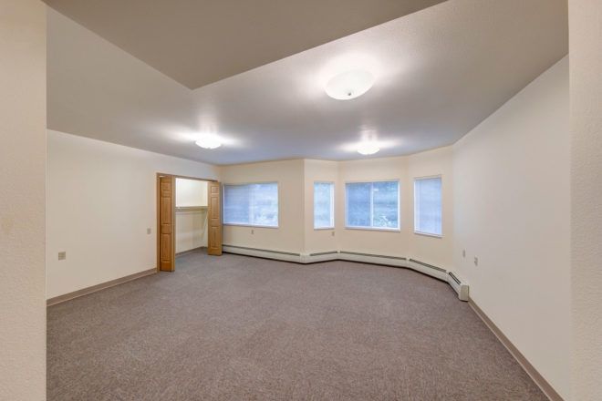 Marlow Manor Assisted Living Facility 4