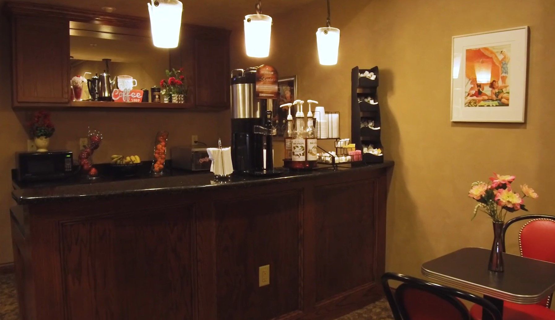 The Inn At Whitewood Village 1