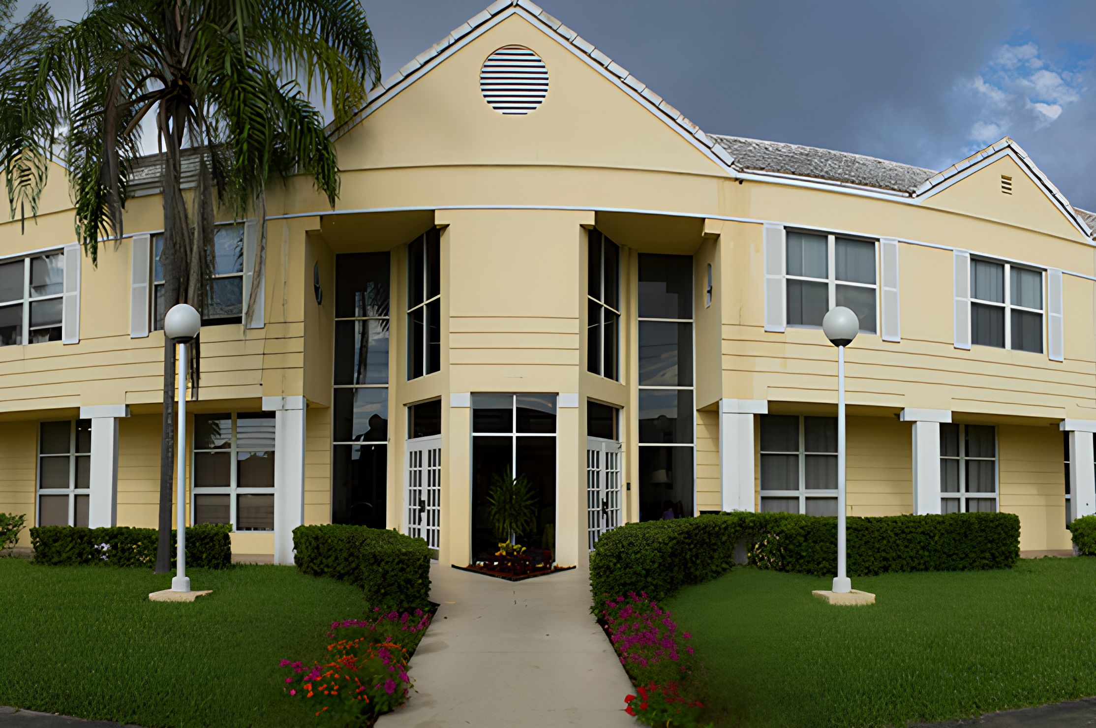 Courtyard Plaza 2