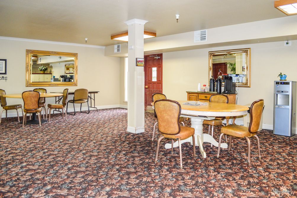 Auburn Oaks Senior Living 1