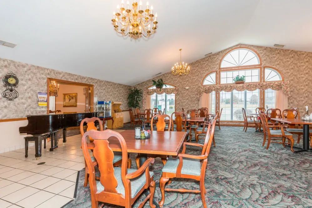 Senior Care Services At Brookstone Estates Of Paris 3