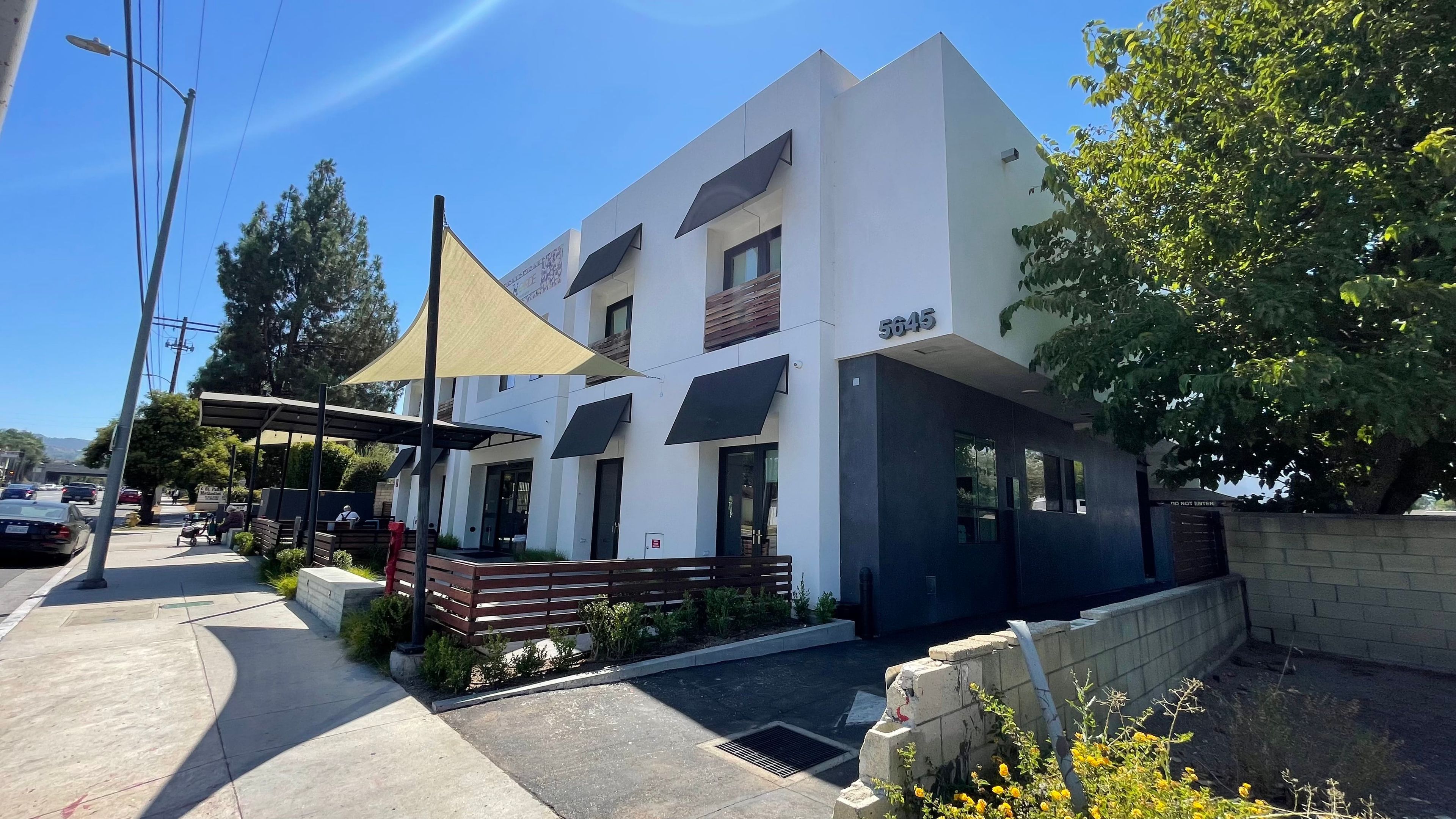 Avantgarde Senior Living Of Tarzana 1