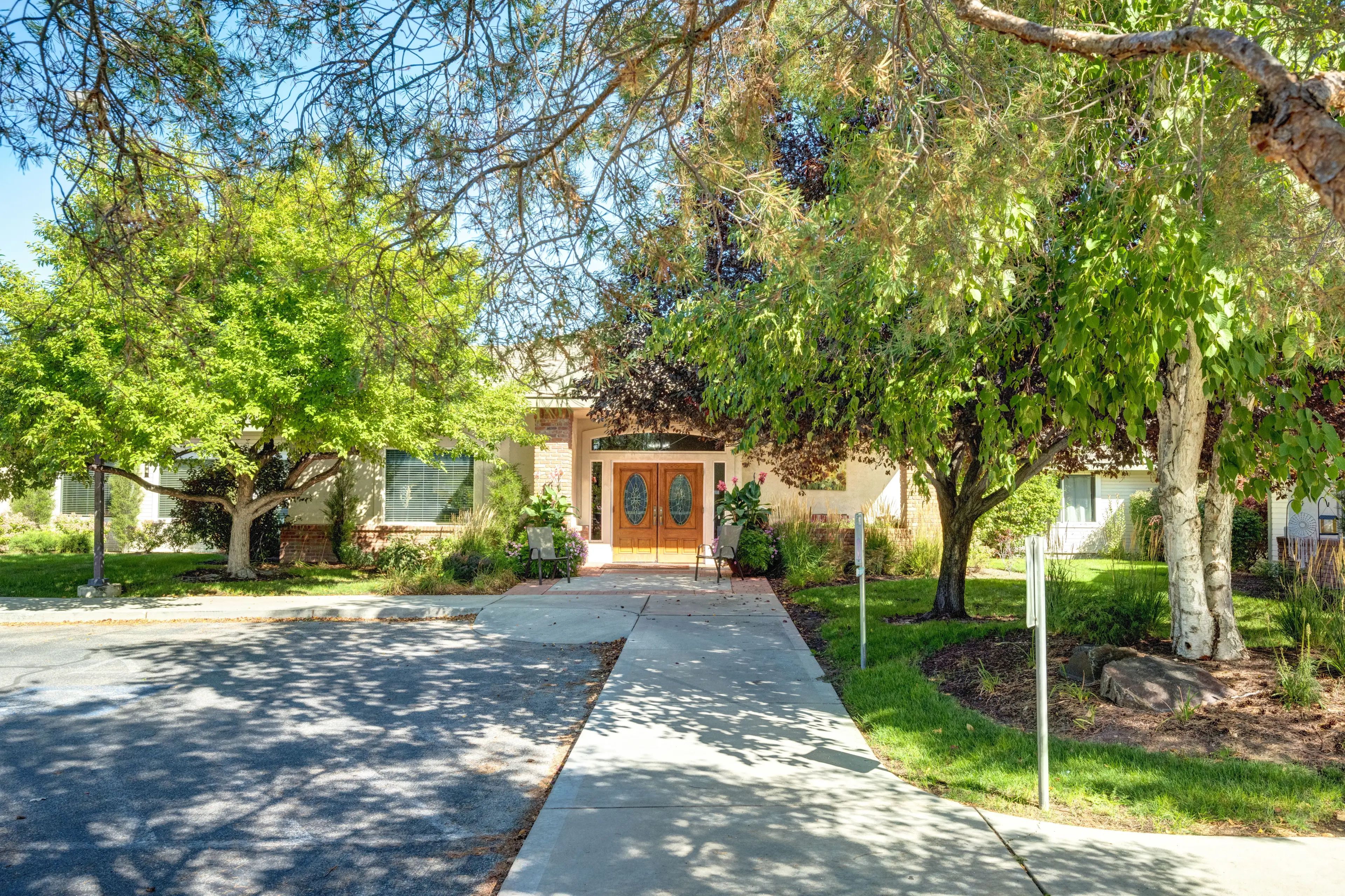 Overland Court Senior Living 1