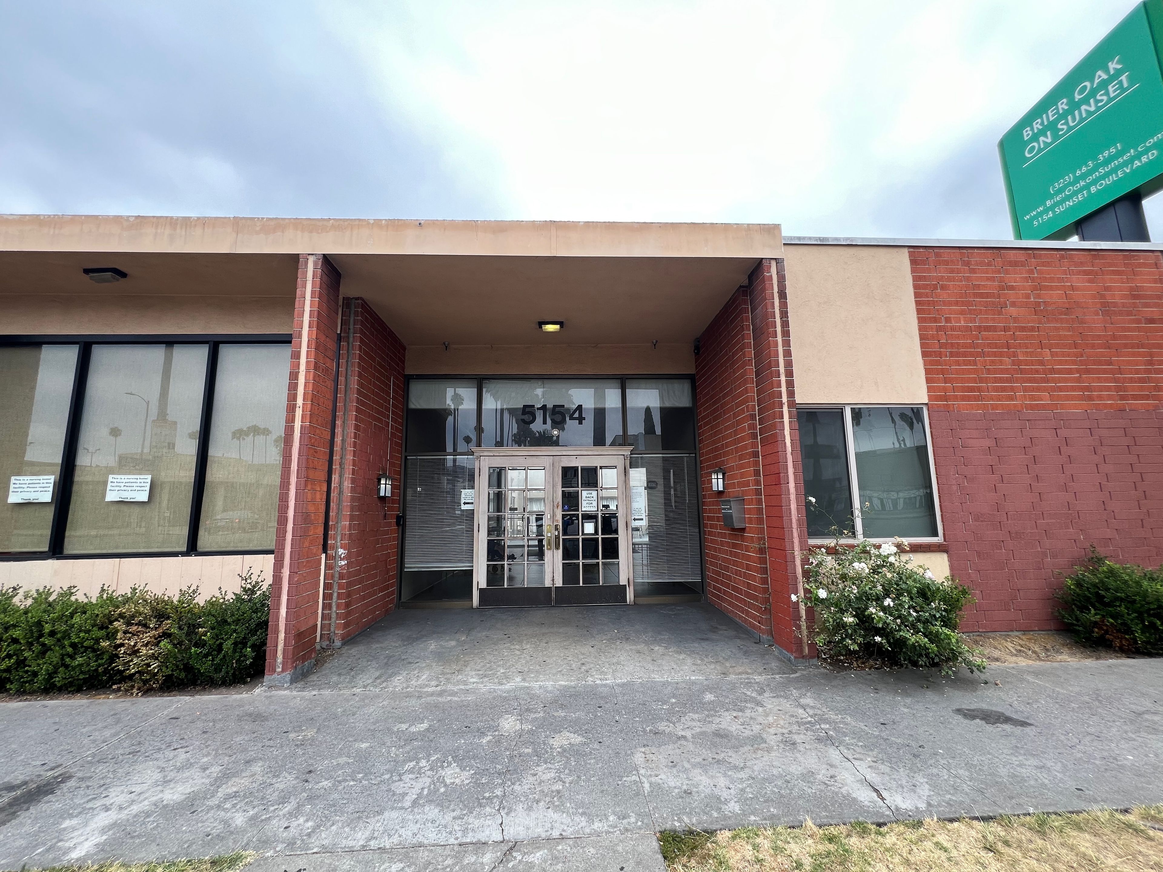 Brier Oak on Sunset 1