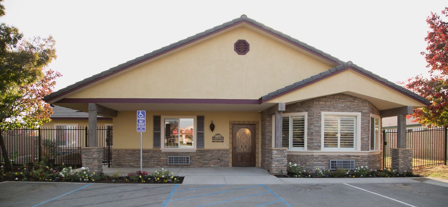 River Bluffs Memory Care Community 1