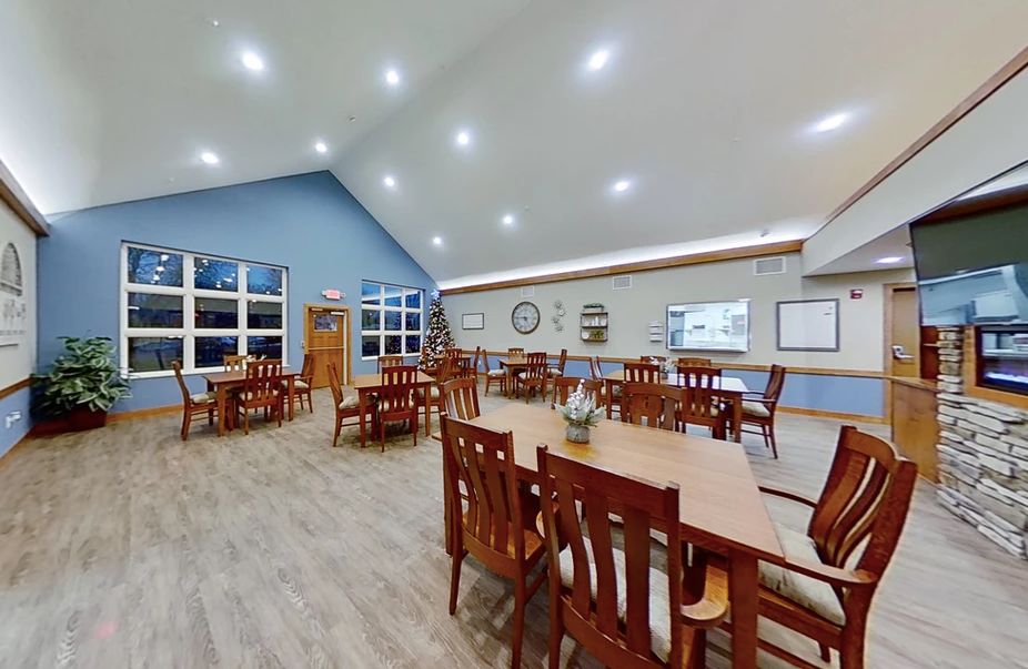 Suite Living Senior Care - Brooklyn Park 4