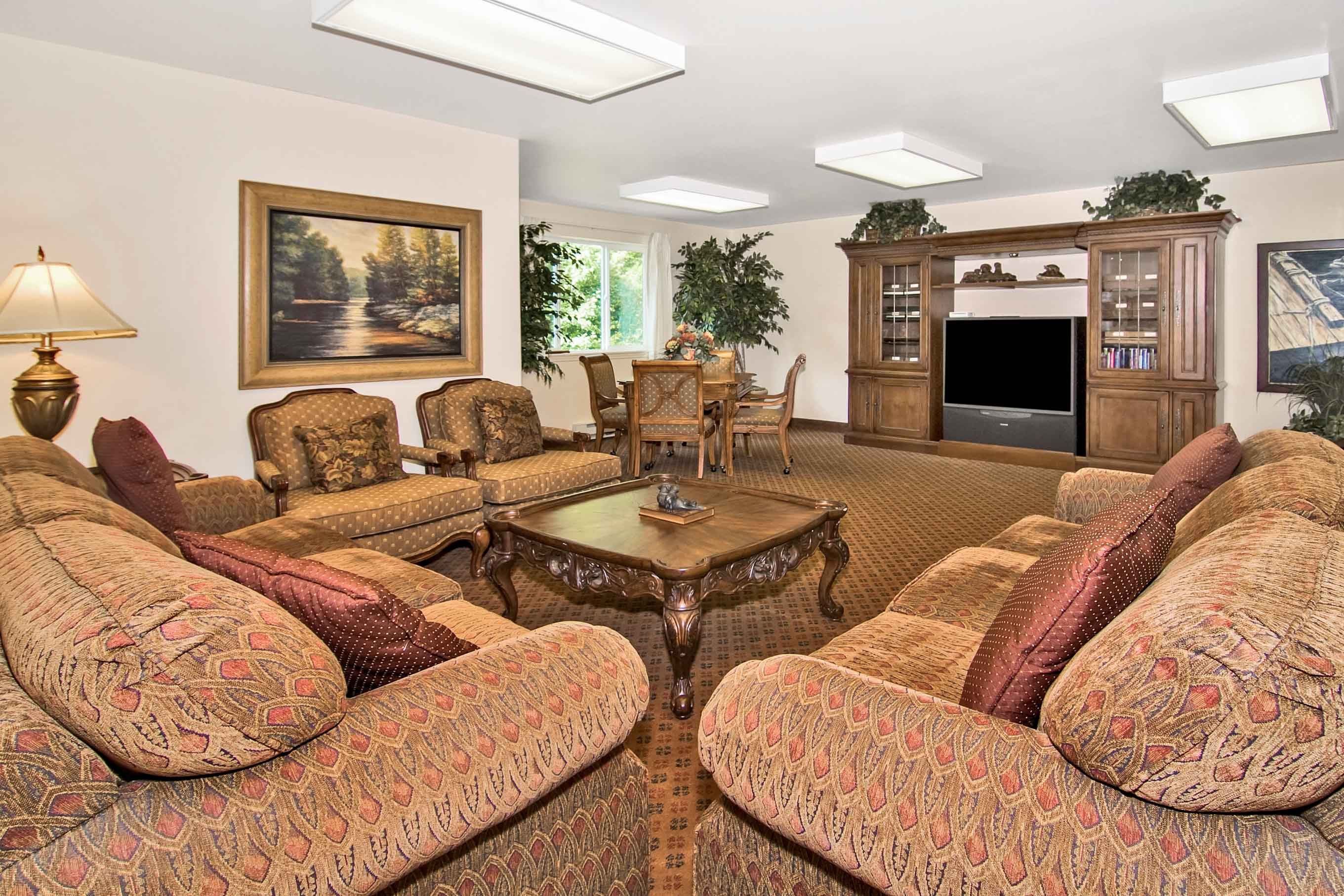 Oakwood Hills - Sky Active 4