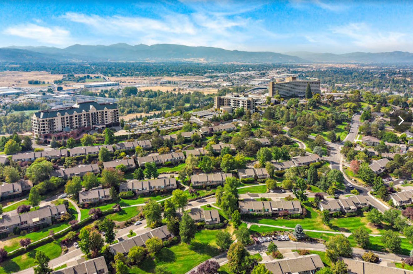 Rogue Valley Manor 4