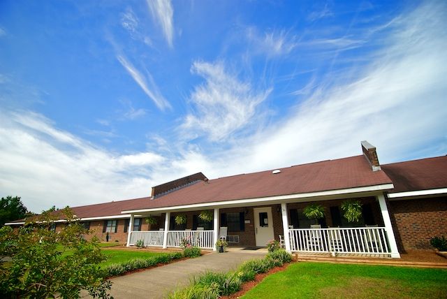 Goldsboro Assisted Living & Alzheimer's Care 3