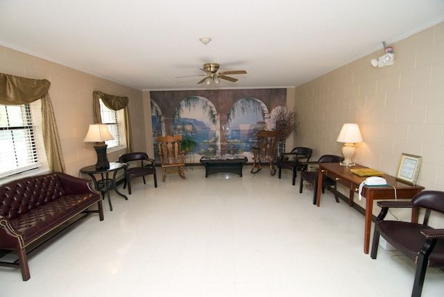Goldsboro Assisted Living & Alzheimer's Care 1