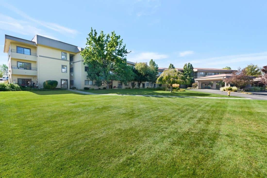 Royal Columbian Retirement Inn 1