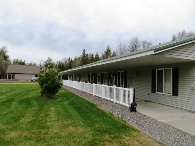 Country Terrace Rhinelander 1