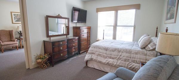 Helen Greathouse Manor - image 1
