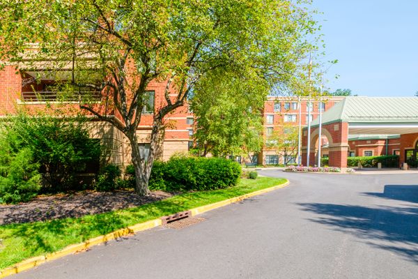 Five Star Premier Residences of Teaneck - image 1